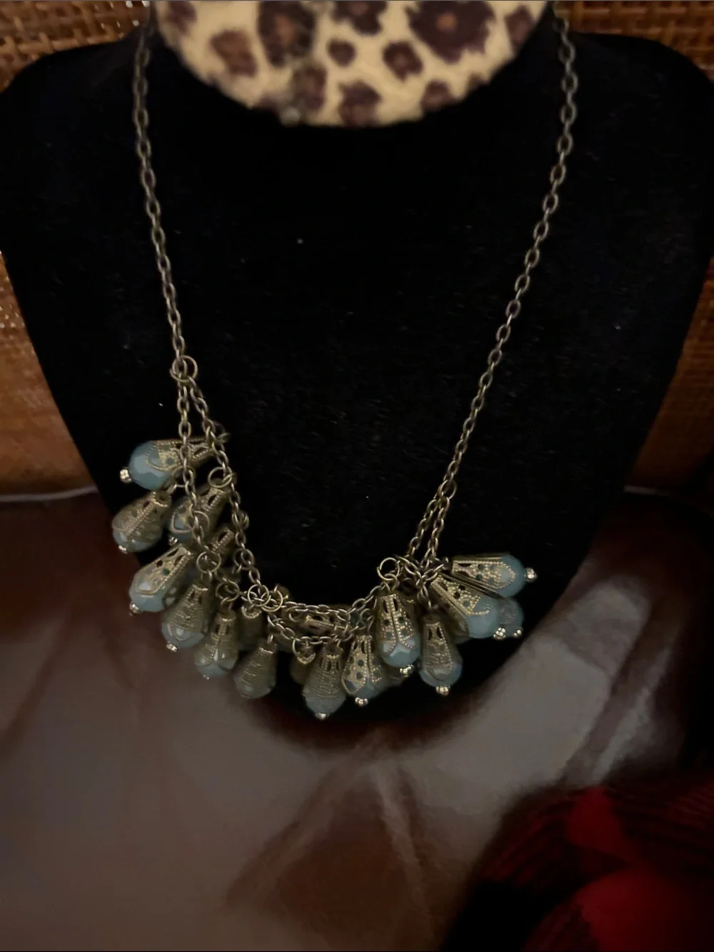 Vintage-Inspired Teardrop Pendant Necklace - Light Blue